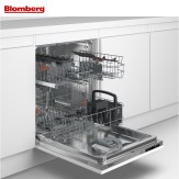 Blomberg_LDV42420_open